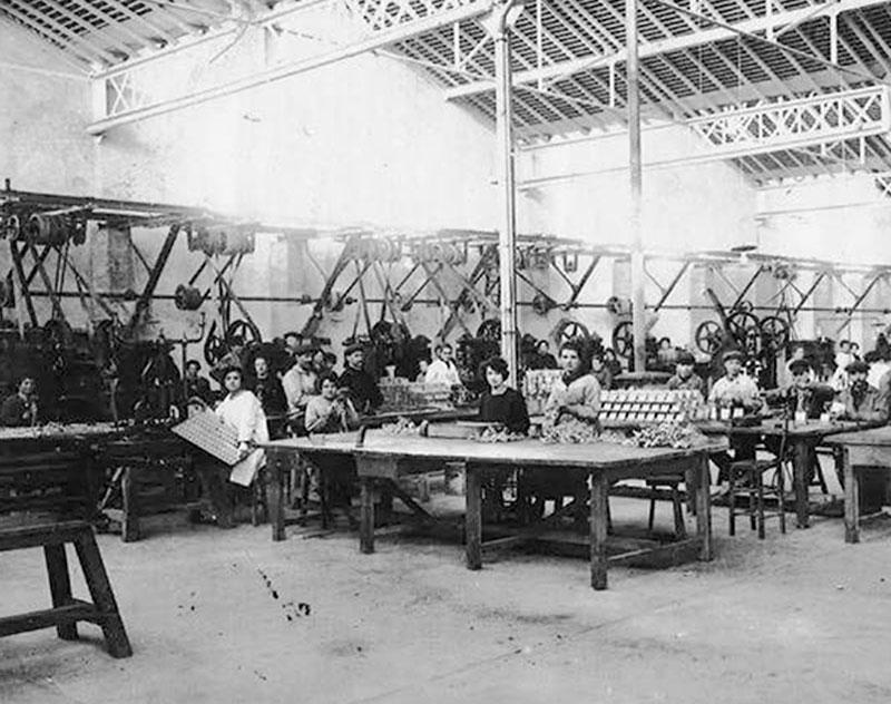 1887